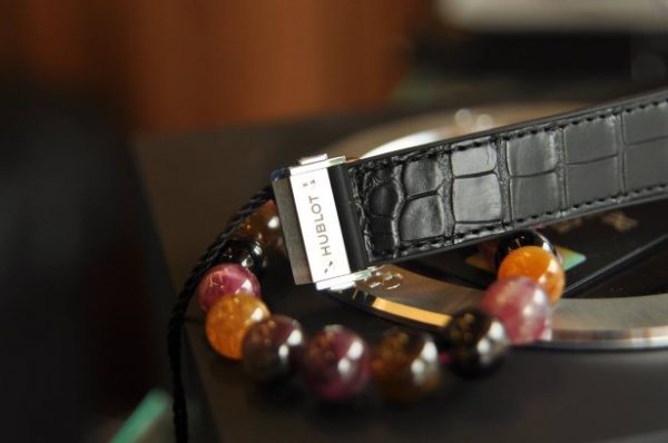 Đồng hồ Hublot Classic Fusion Titanium 42mm full kim cương mới 100%