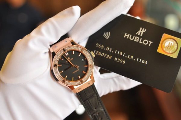 Đồng hồ Hublot Classic Fusion Black King vàng hồng 18k niềng kim cương