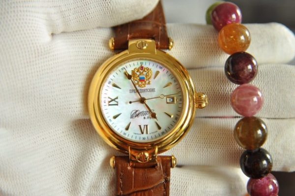 Đồng hồ Nga President mặt khảm kim nhọn cực đẹp