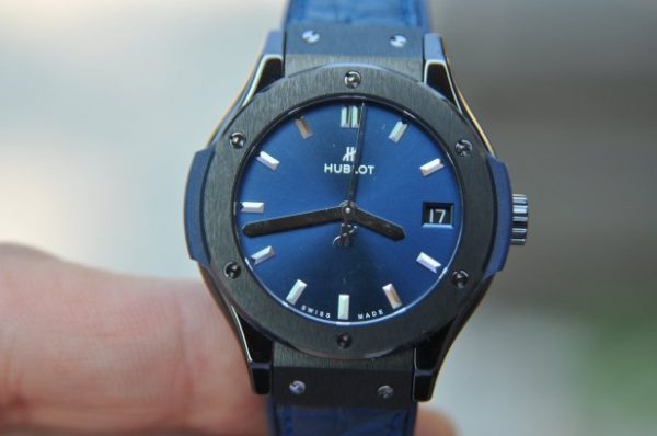 Đồng hồ nữ Hublot Classic Fusion Titanium 33mm mặt xanh Blue