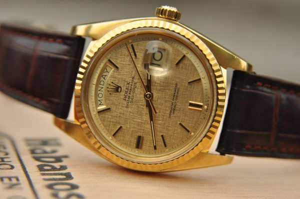 Đồng hồ Rolex 1803 Day Date President mặt phên lụa vàng đúc 18k