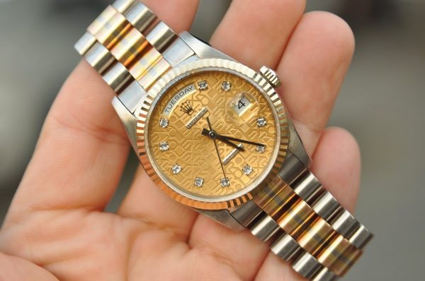 Đồng hồ Rolex 18239B Day Date mặt vi tính đính kim cương vàng 18k