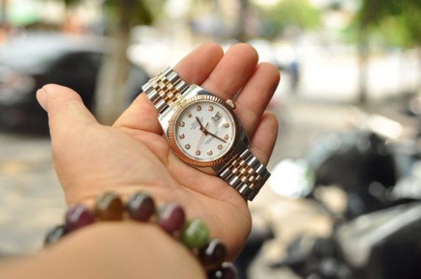 Đồng hồ Rolex Datejust 116231 mặt sứ trắng cọc số kim cương demi 18k